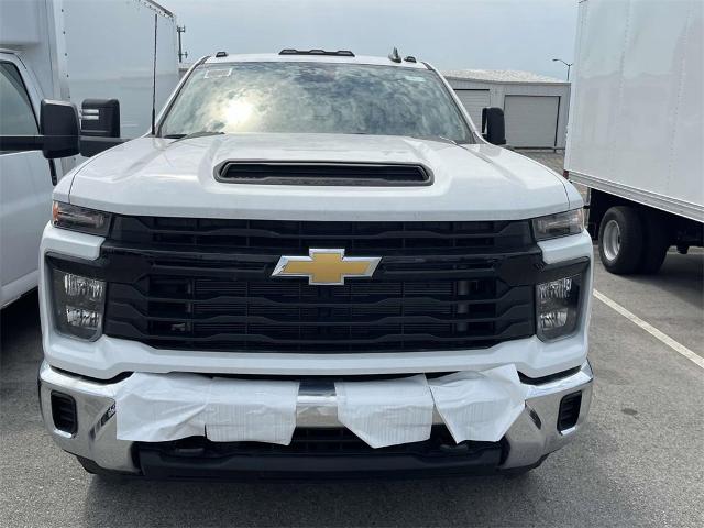 2024 Chevrolet Silverado 3500 HD Chassis Cab Vehicle Photo in ALCOA, TN 37701-3235