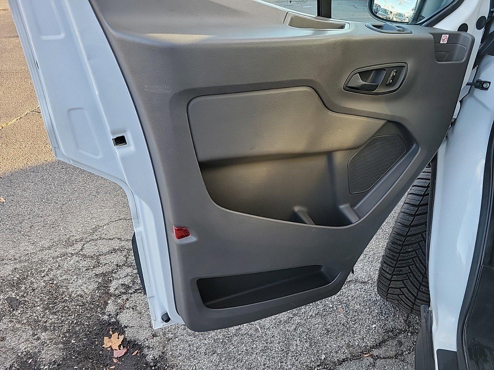 2020 Ford Transit Cargo Van Vehicle Photo in Saint Charles, IL 60174