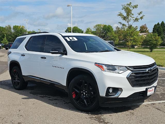 Used 2019 Chevrolet Traverse Premier with VIN 1GNERKKW1KJ296093 for sale in Naperville, IL