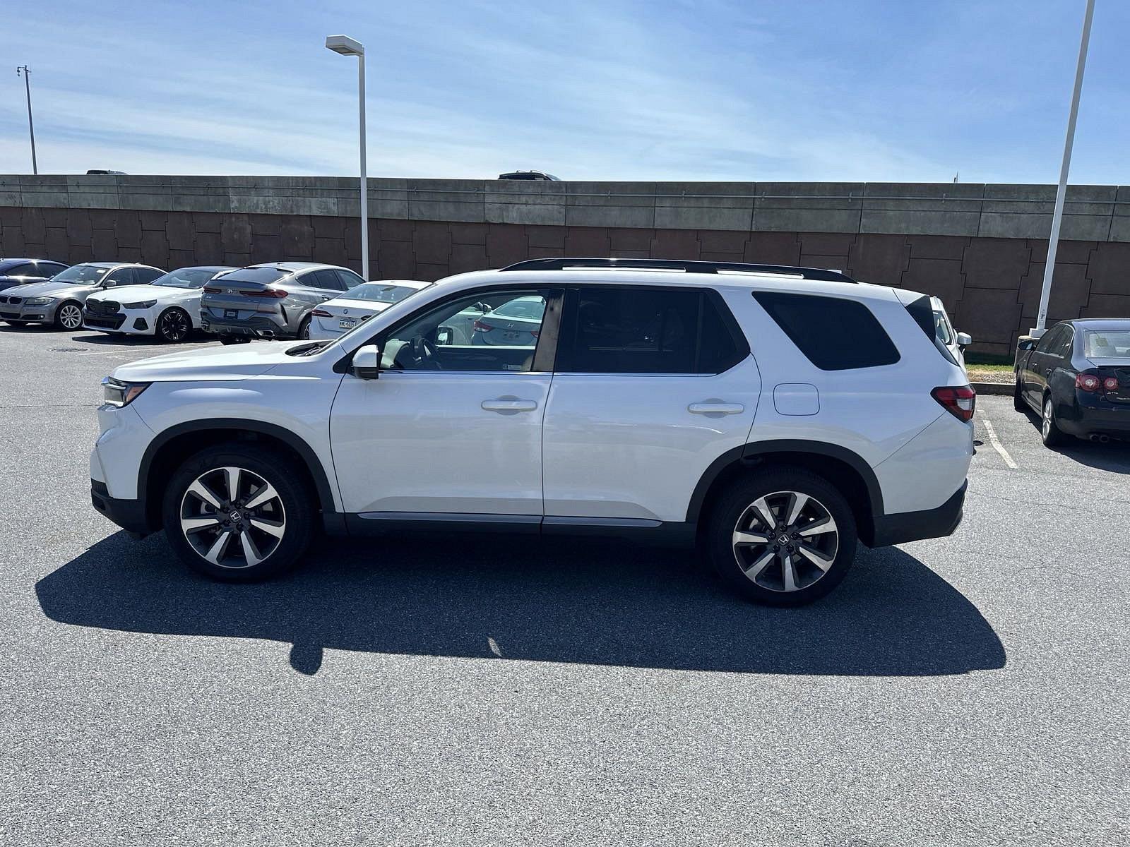 2024 Honda Pilot Vehicle Photo in Lancaster, PA 17601