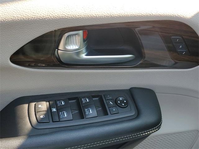 2021 Chrysler Pacifica Vehicle Photo in GRAND BLANC, MI 48439-8139