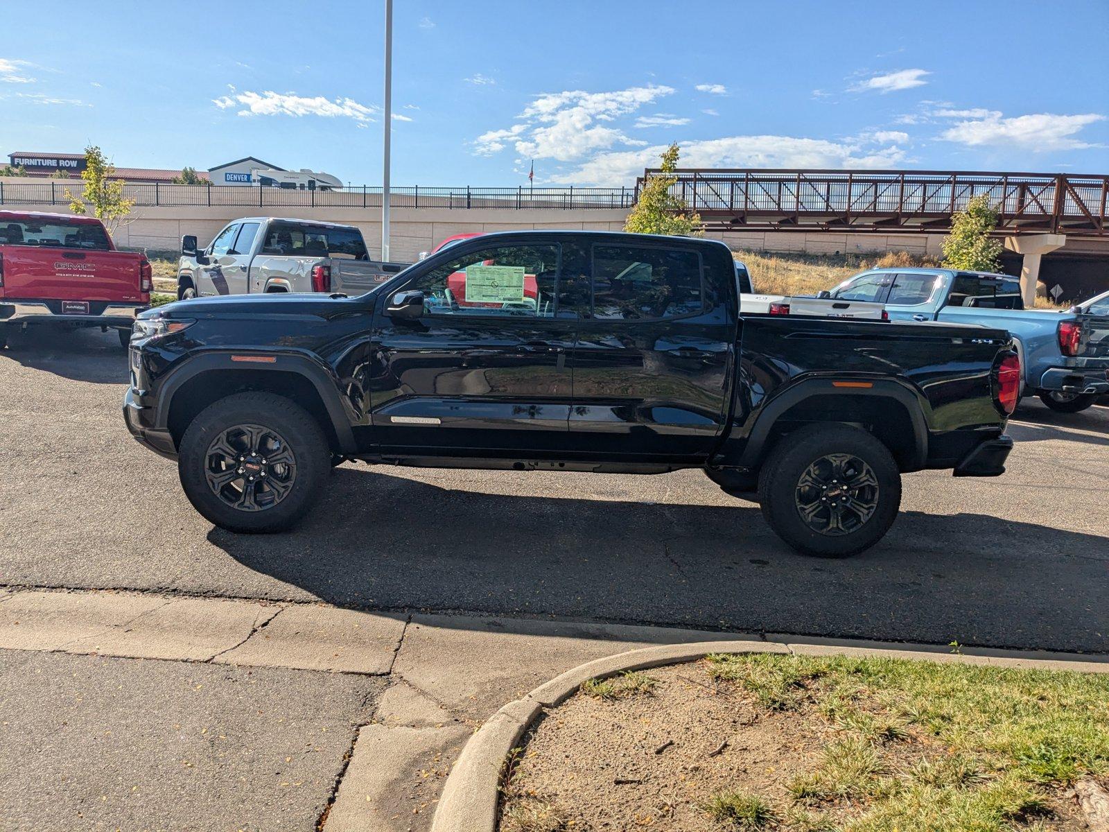 2024 GMC Canyon Vehicle Photo in LONE TREE, CO 80124-2750