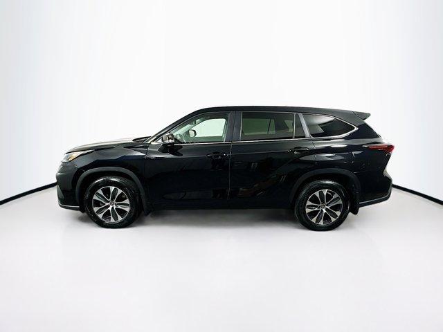 2024 Toyota Highlander Vehicle Photo in Flemington, NJ 08822