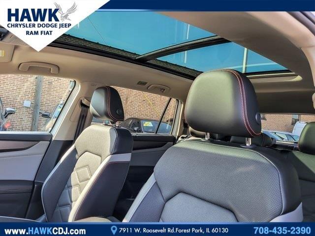 2024 Volkswagen Atlas Vehicle Photo in Saint Charles, IL 60174