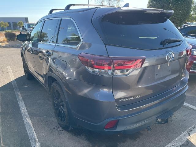 2019 Toyota Highlander Vehicle Photo in GOODYEAR, AZ 85338-1310