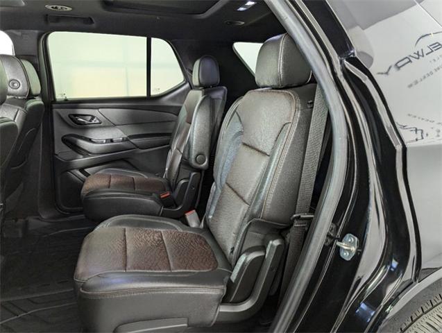 2022 Chevrolet Traverse Vehicle Photo in ENGLEWOOD, CO 80113-6708