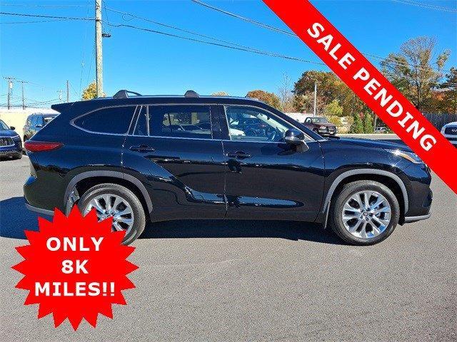 2020 Toyota Highlander Vehicle Photo in Willow Grove, PA 19090