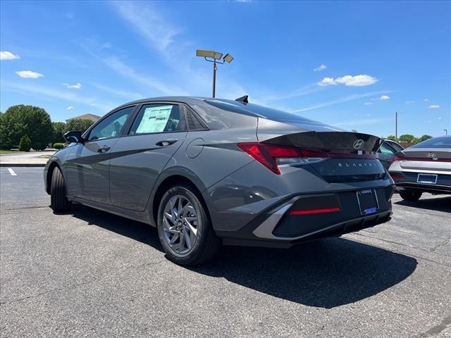 2024 Hyundai ELANTRA Vehicle Photo in O'Fallon, IL 62269