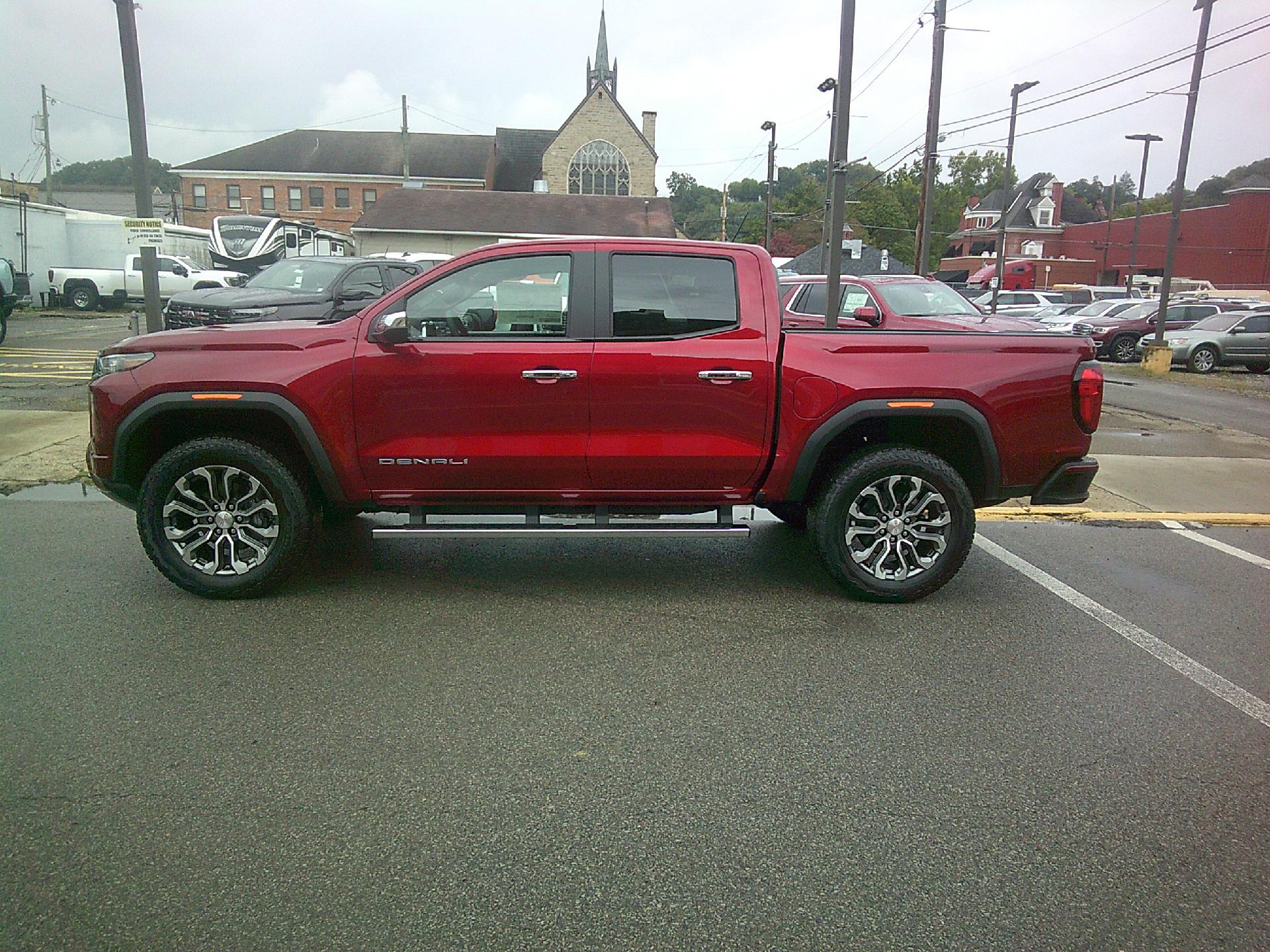 2024 GMC Canyon Vehicle Photo in KITTANNING, PA 16201-1536