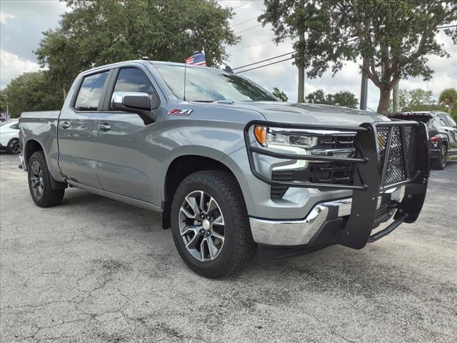 Used 2024 Chevrolet Silverado 1500 LT with VIN 1GCUDDE83RZ175699 for sale in Cocoa, FL