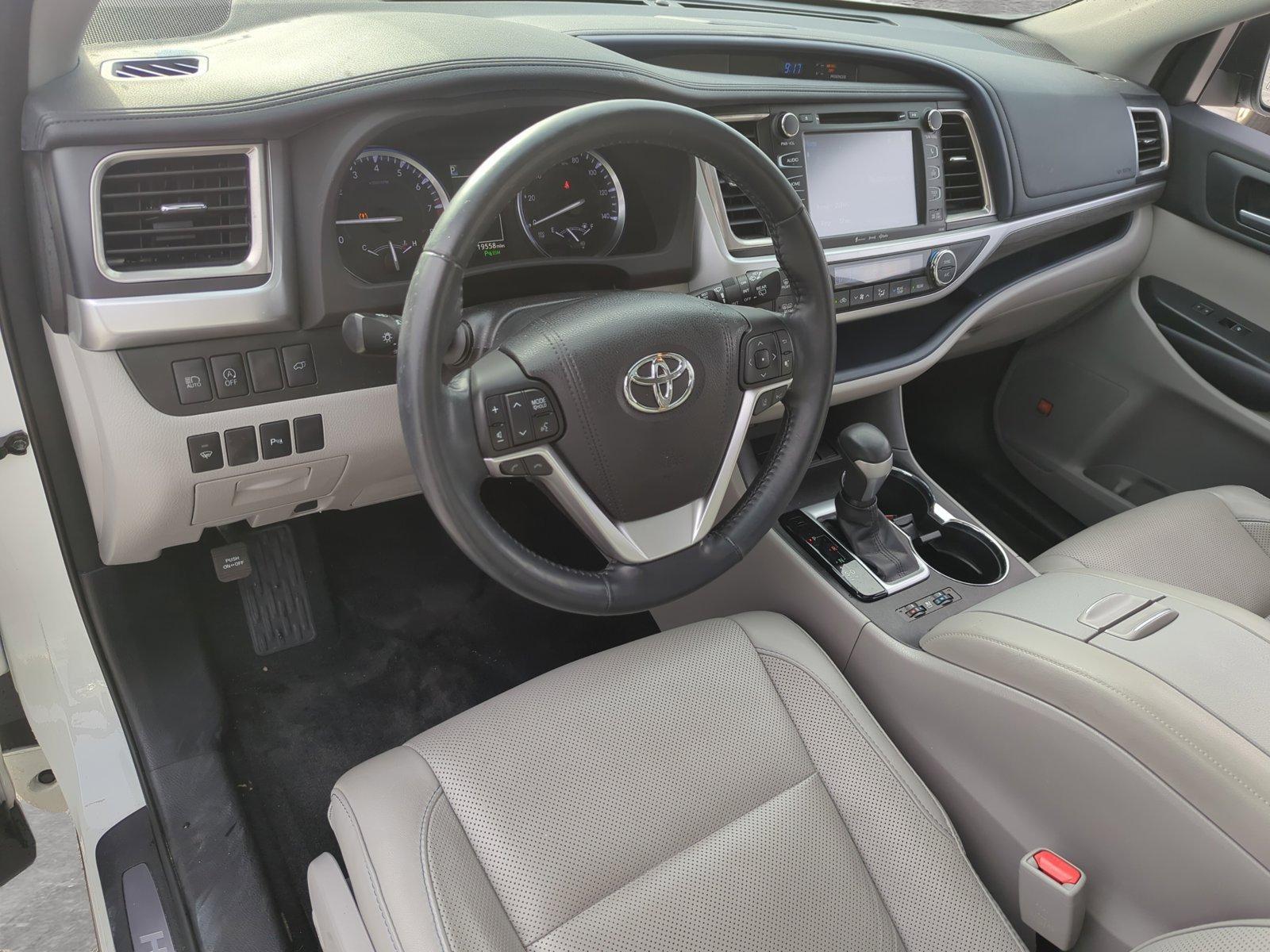 2018 Toyota Highlander Vehicle Photo in Ft. Myers, FL 33907