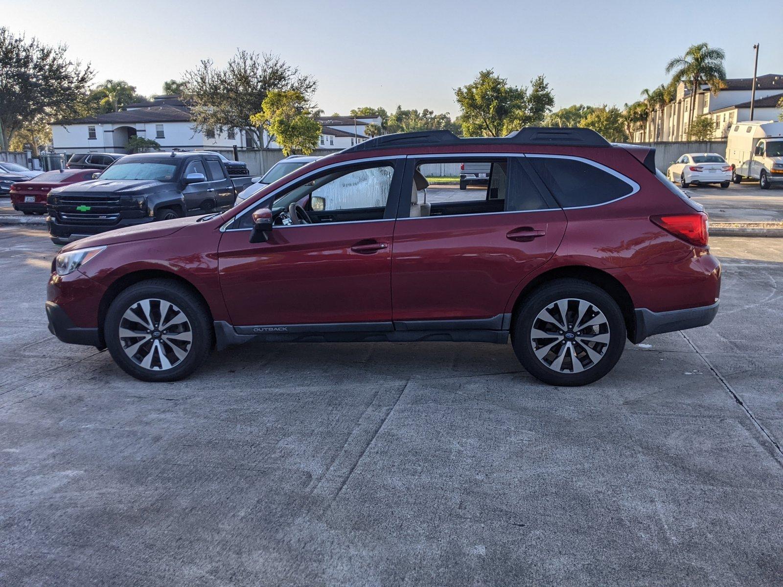 2017 Subaru Outback Vehicle Photo in PEMBROKE PINES, FL 33024-6534