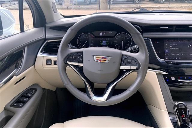 2024 Cadillac XT6 Vehicle Photo in KANSAS CITY, MO 64114-4545