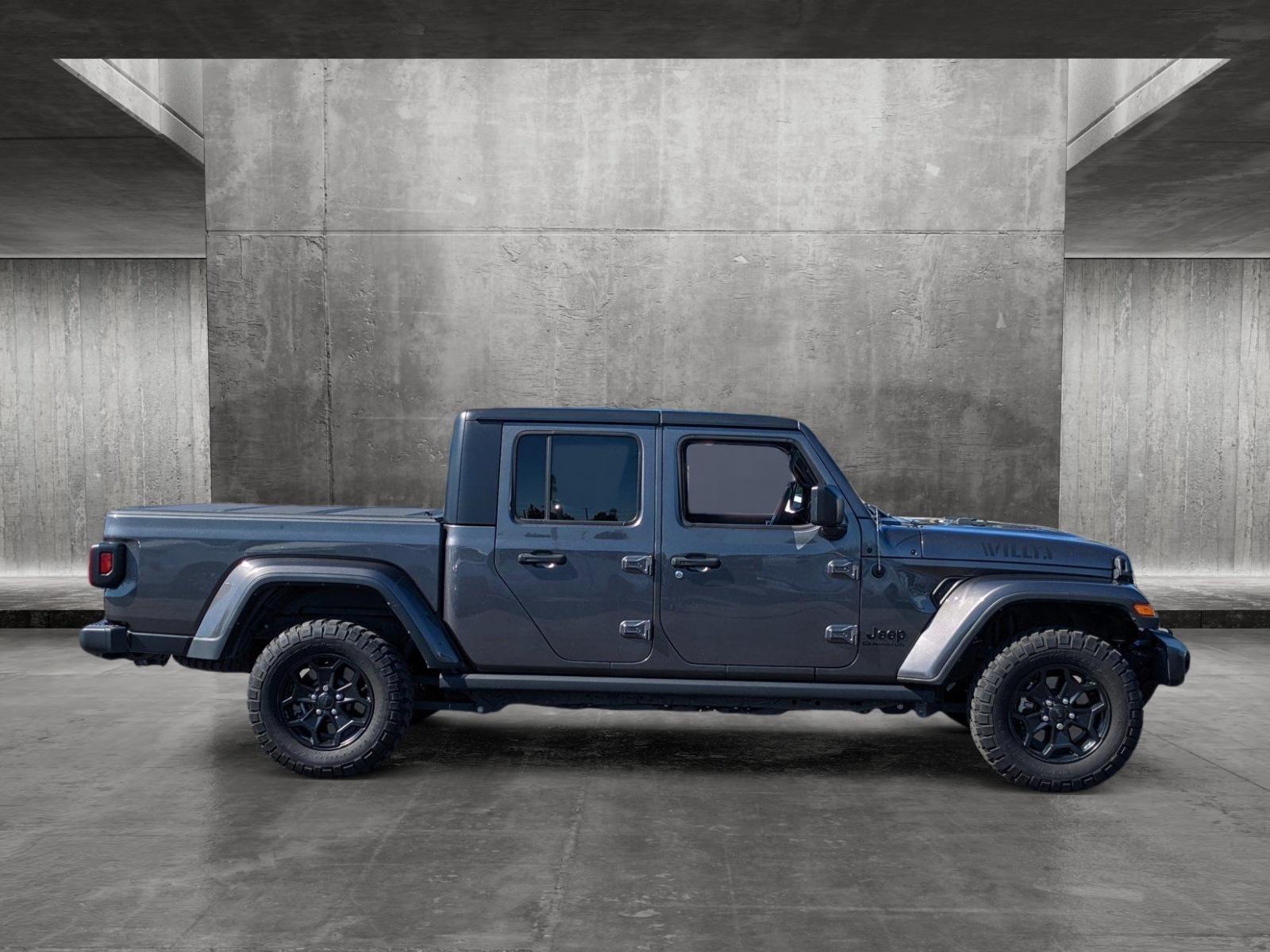 2022 Jeep Gladiator Vehicle Photo in VALENCIA, CA 91355-1705