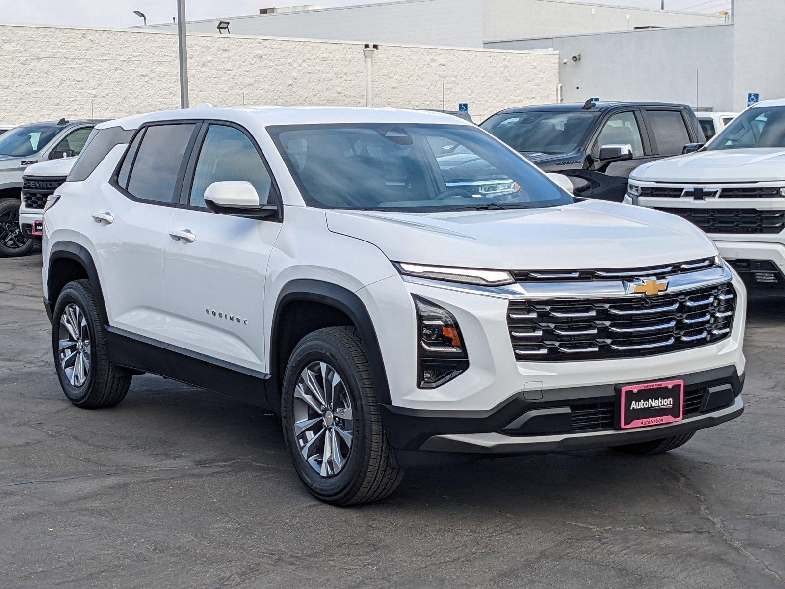 2025 Chevrolet Equinox Vehicle Photo in VALENCIA, CA 91355-1705