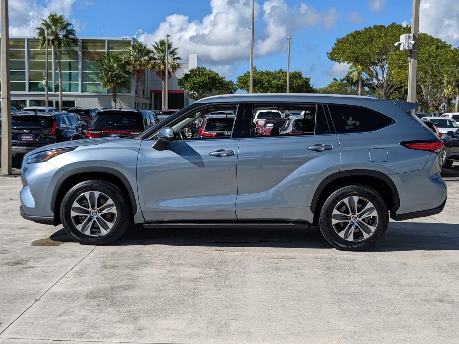 2022 Toyota Highlander Vehicle Photo in Davie, FL 33331