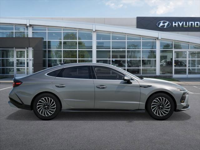 2025 Hyundai SONATA Hybrid Vehicle Photo in O'Fallon, IL 62269