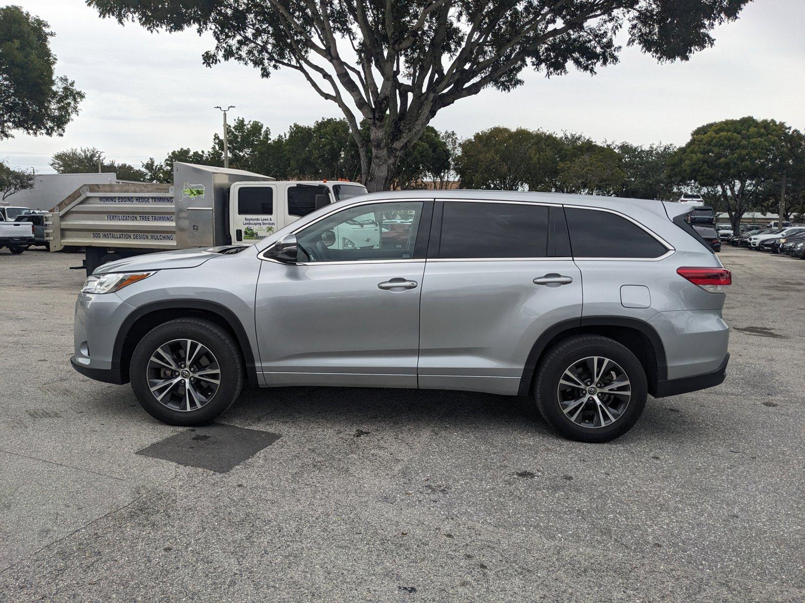 2018 Toyota Highlander Vehicle Photo in GREENACRES, FL 33463-3207