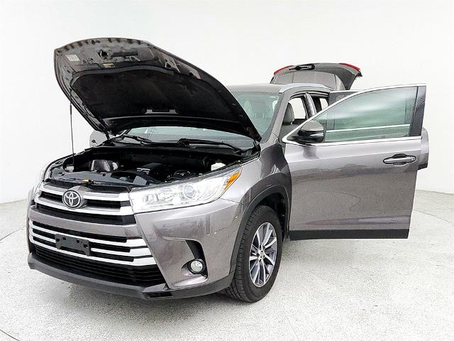 2019 Toyota Highlander Vehicle Photo in Grapevine, TX 76051