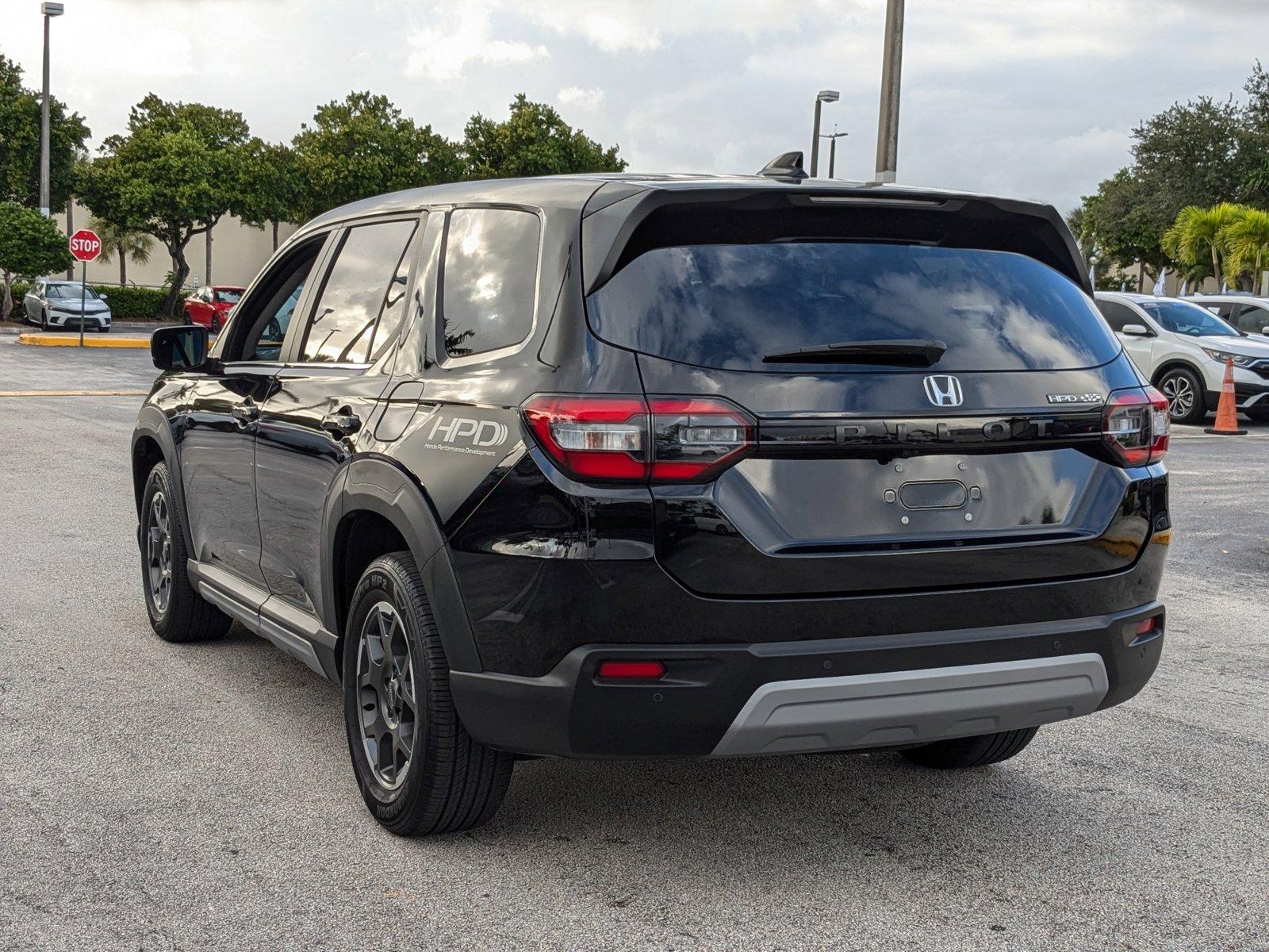 2023 Honda Pilot Vehicle Photo in Miami, FL 33015