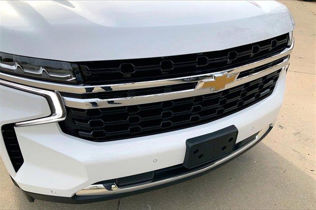 2023 Chevrolet Suburban Vehicle Photo in KANSAS CITY, MO 64114-4502