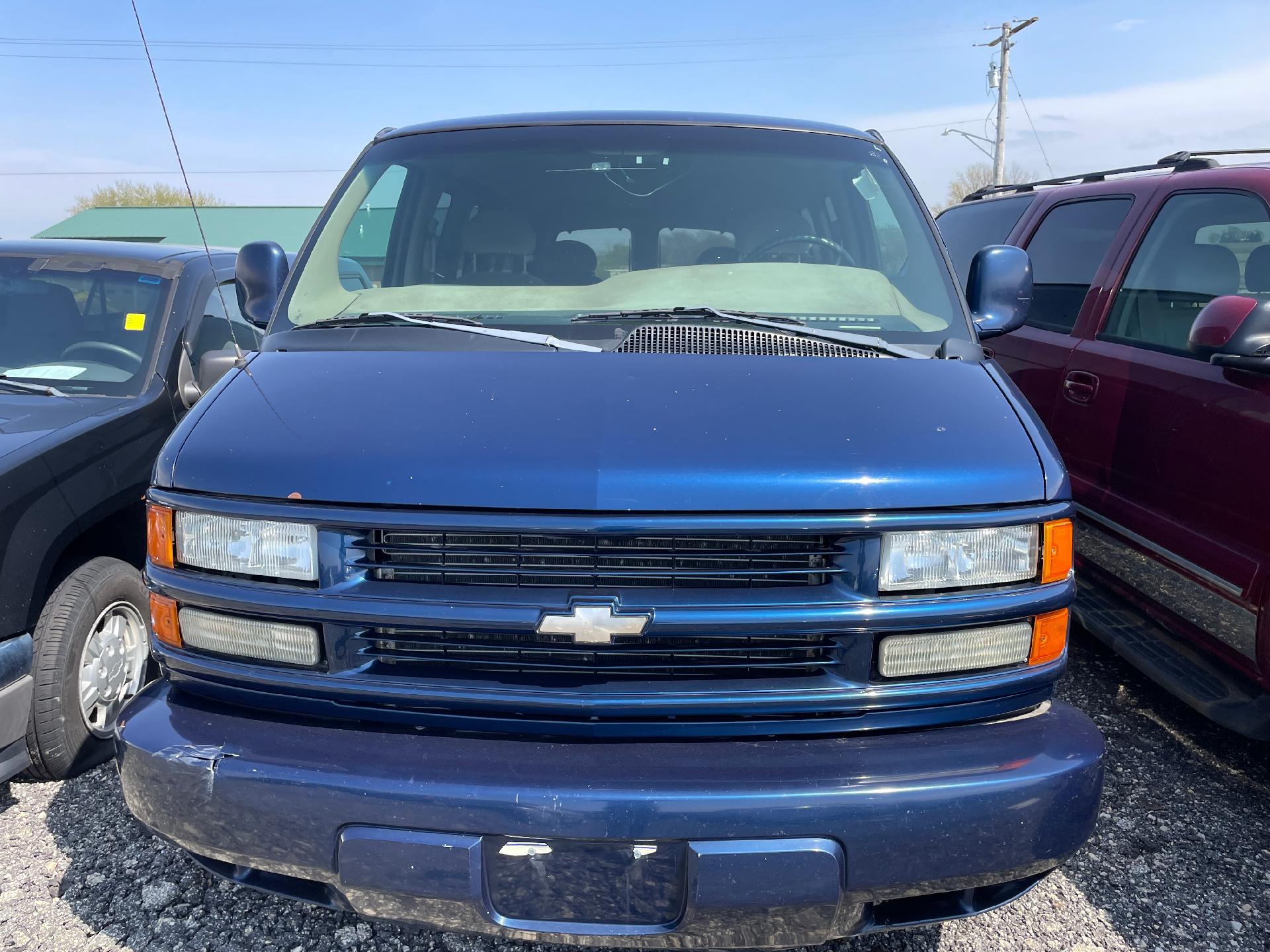 Used 2001 Chevrolet Express Cargo  with VIN 1GNFG65R811203009 for sale in Genoa, IL