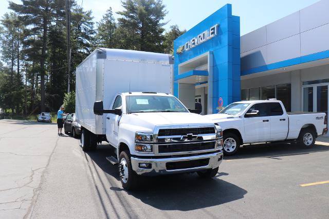 2024 Chevrolet Silverado 5500 HD Vehicle Photo in MONTICELLO, NY 12701-3853