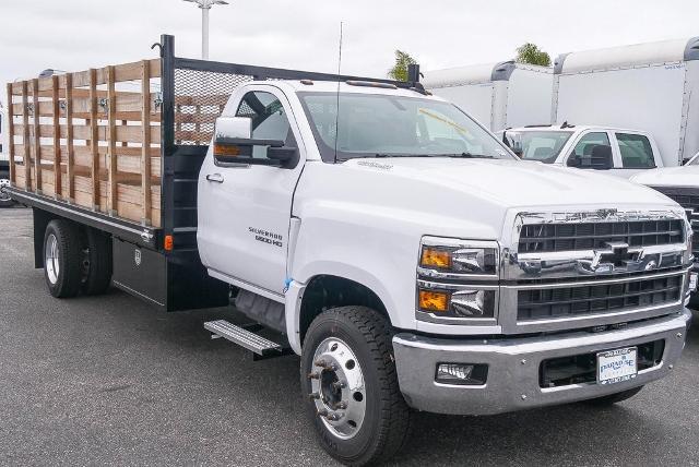 2023 Chevrolet Silverado Chassis Cab Vehicle Photo in VENTURA, CA 93003-8585