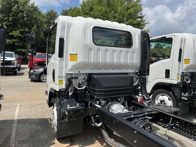 2025 Chevrolet Low Cab Forward 5500 XG Vehicle Photo in ALCOA, TN 37701-3235