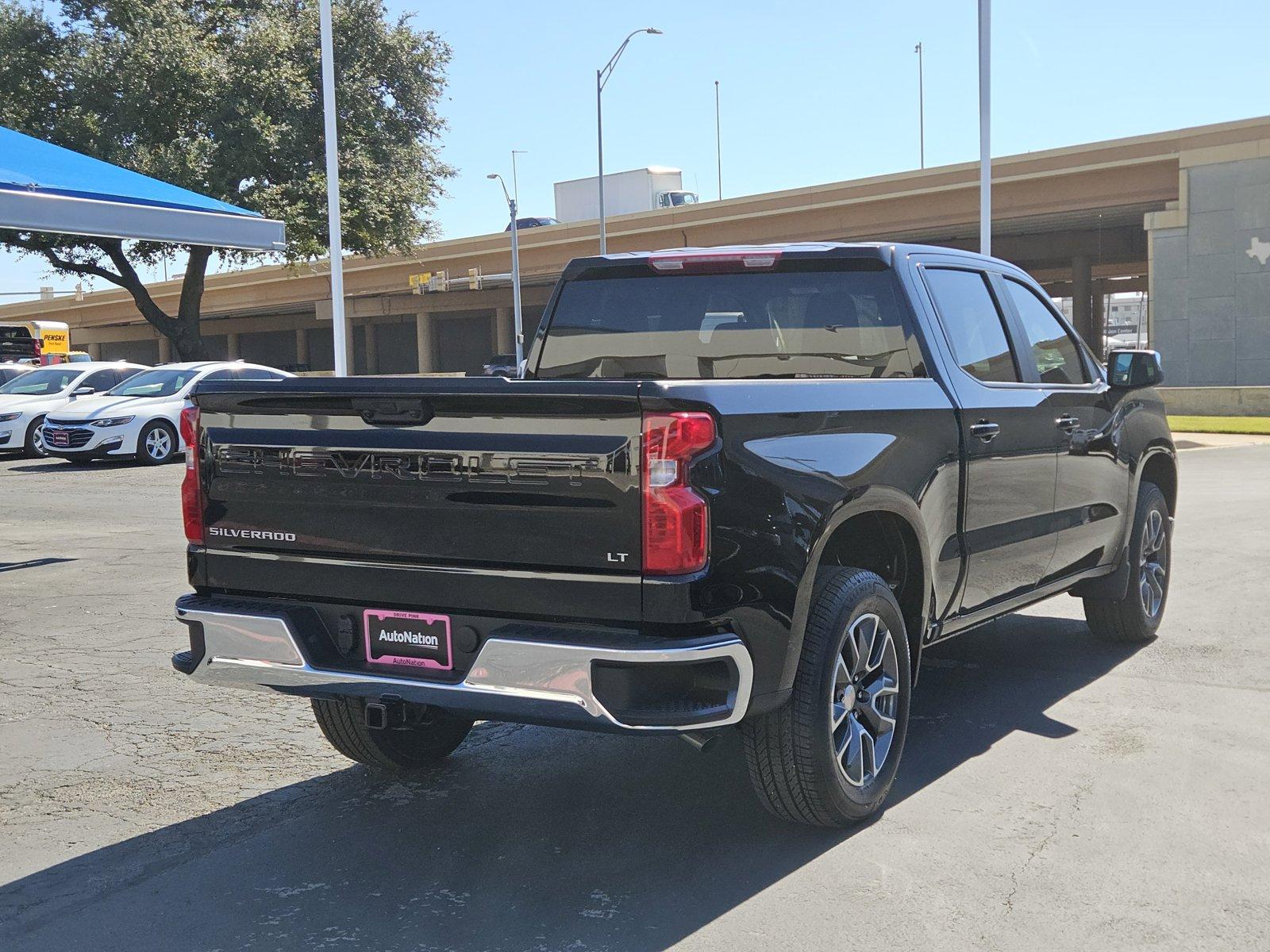 2025 Chevrolet Silverado 1500 Vehicle Photo in NORTH RICHLAND HILLS, TX 76180-7199