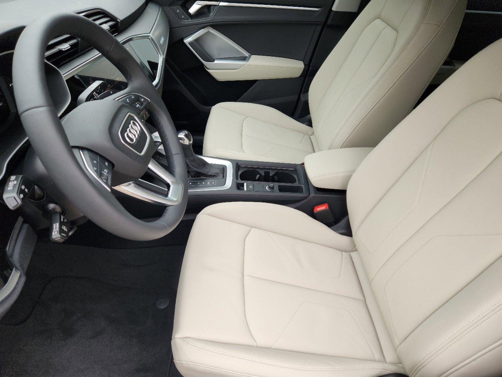 2024 Audi Q3 Vehicle Photo in SUGAR LAND, TX 77478