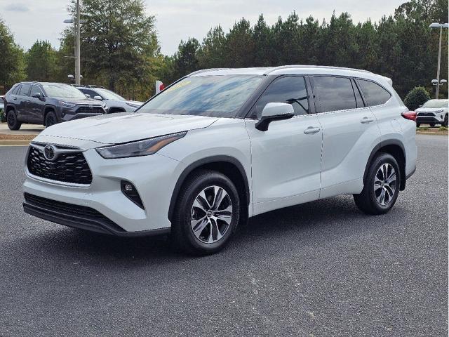 2022 Toyota Highlander Vehicle Photo in Auburn, AL 36832-6638