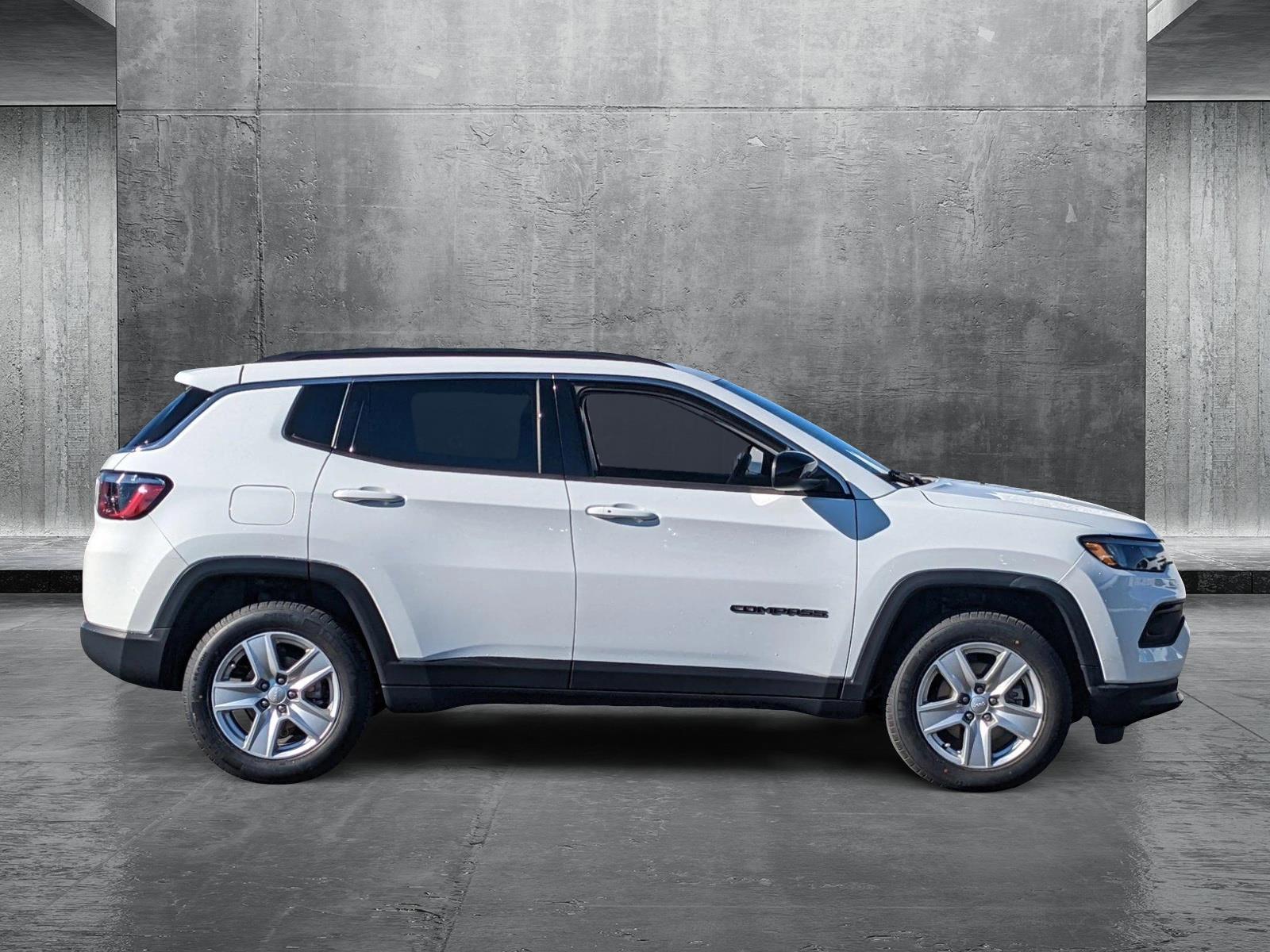 2022 Jeep Compass Vehicle Photo in VALENCIA, CA 91355-1705