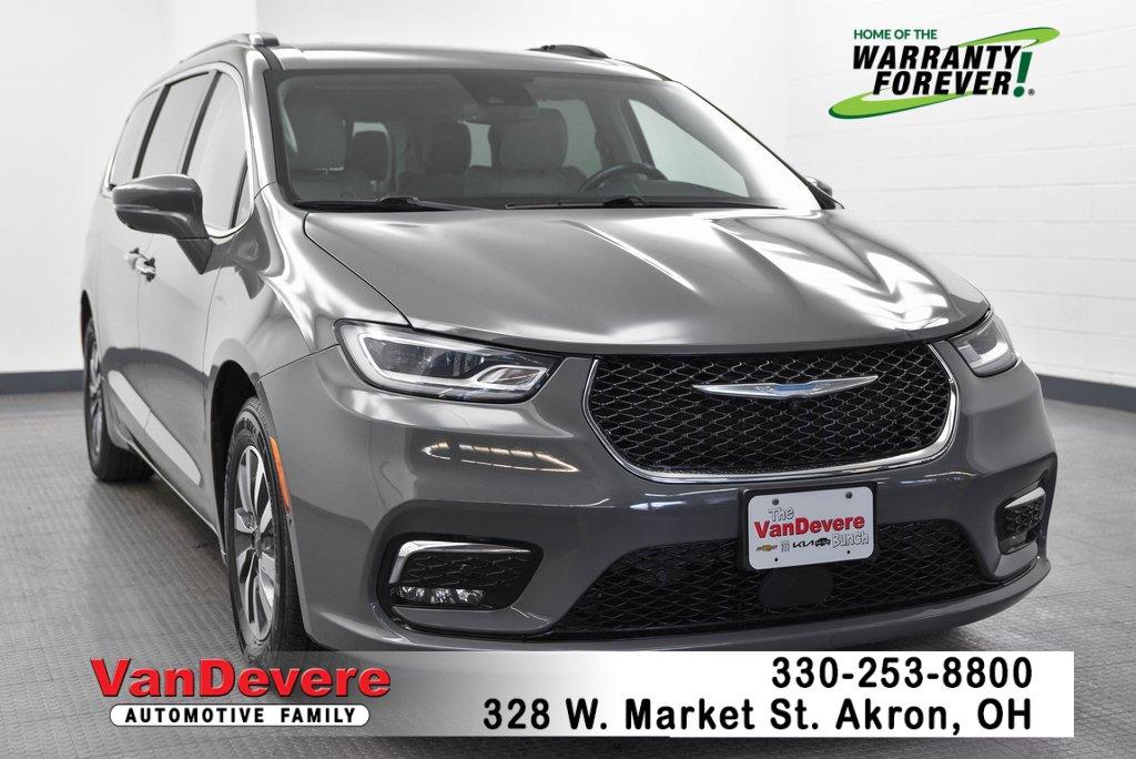 2021 Chrysler Pacifica Vehicle Photo in AKRON, OH 44303-2185