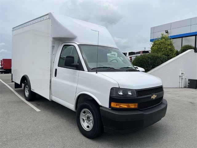 2024 Chevrolet Express Commercial Cutaway Vehicle Photo in ALCOA, TN 37701-3235