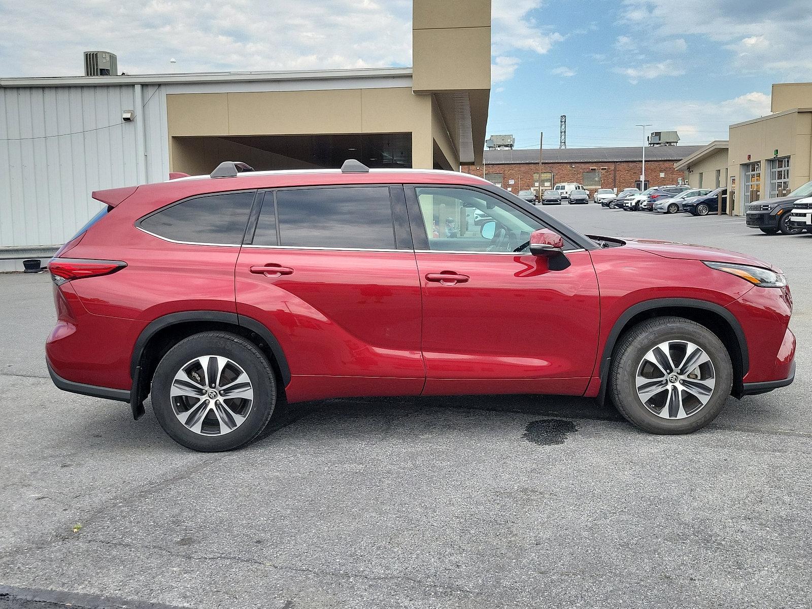 2022 Toyota Highlander Vehicle Photo in Harrisburg, PA 17111