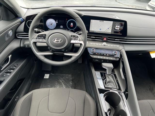 2024 Hyundai ELANTRA Vehicle Photo in O'Fallon, IL 62269