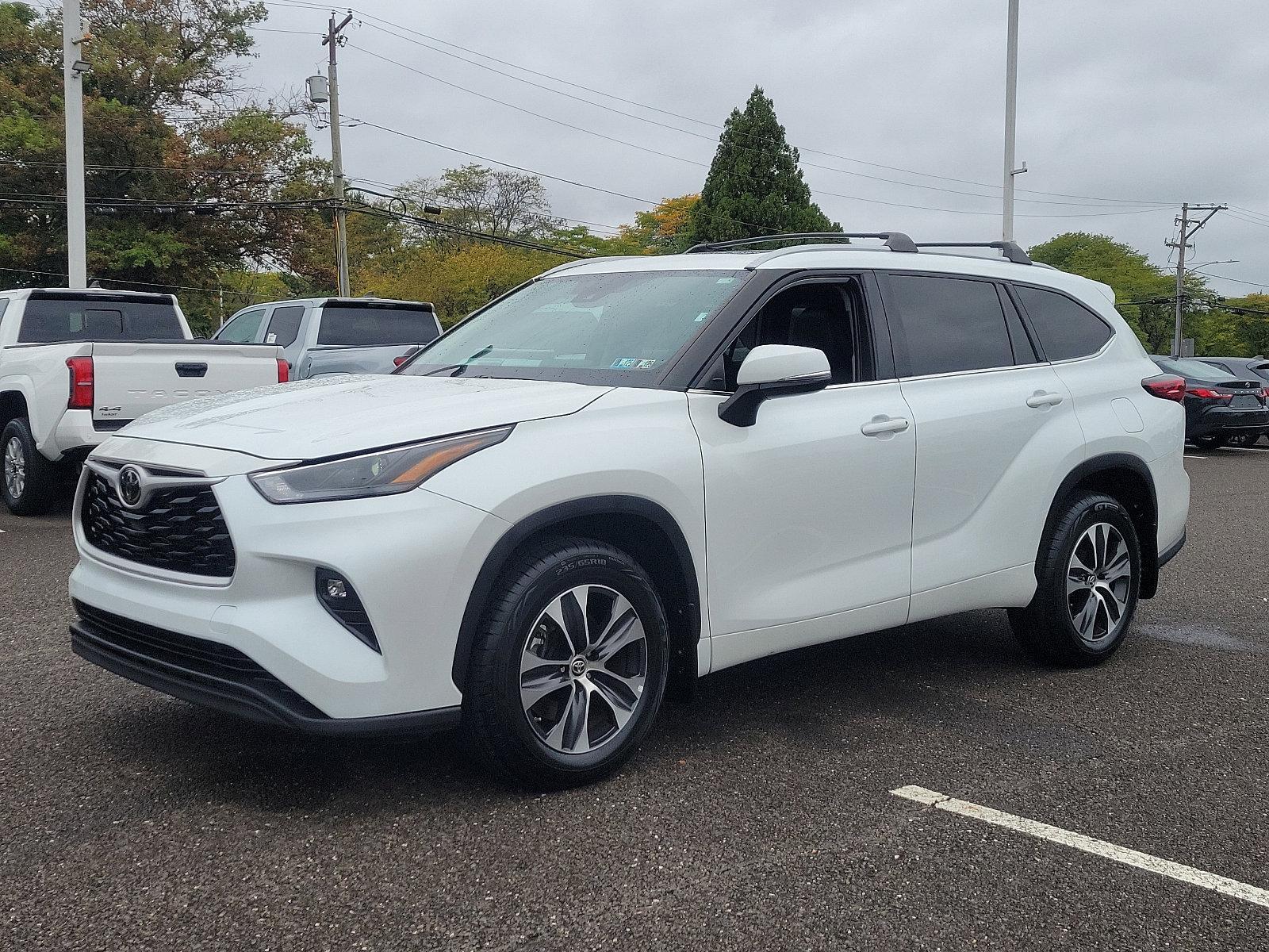 2022 Toyota Highlander Vehicle Photo in Trevose, PA 19053