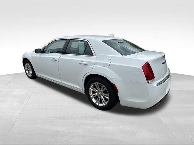 2020 Chrysler 300 Vehicle Photo in MEDINA, OH 44256-9631