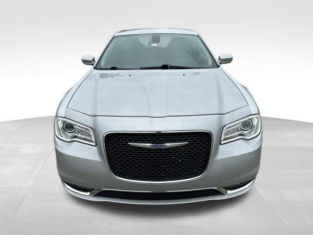 2020 Chrysler 300 Vehicle Photo in MEDINA, OH 44256-9631