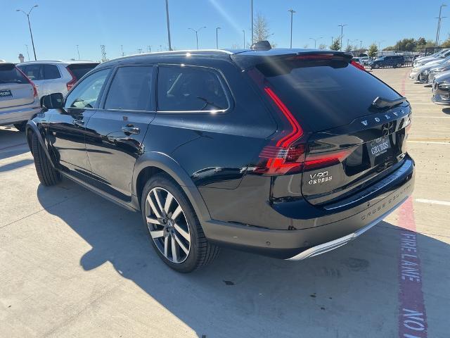 2025 Volvo V90 Cross Country Vehicle Photo in Grapevine, TX 76051