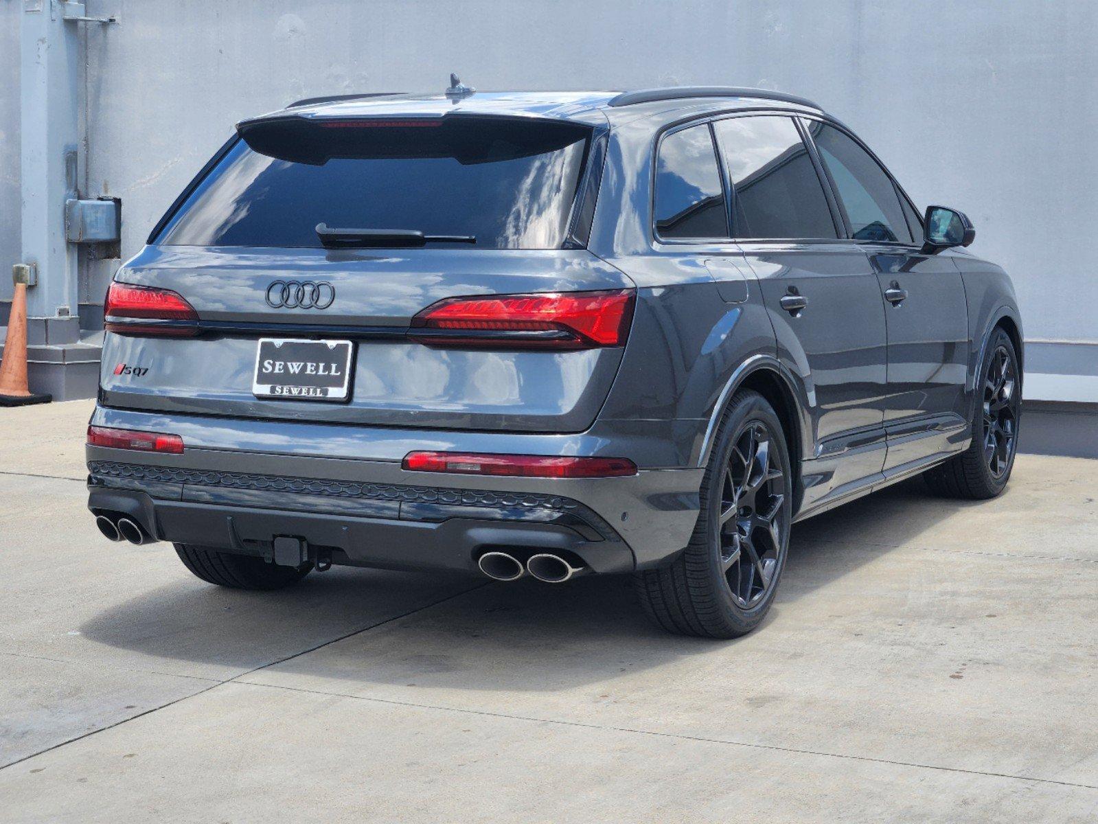 2025 Audi SQ7 Vehicle Photo in SUGAR LAND, TX 77478