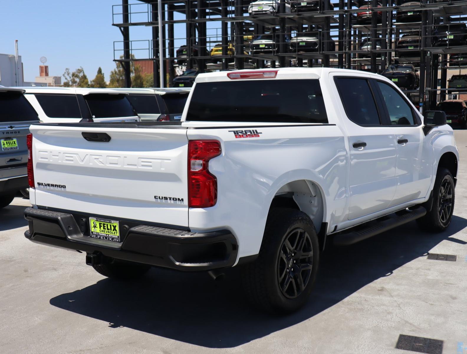 2024 Chevrolet Silverado 1500 Vehicle Photo in LOS ANGELES, CA 90007-3794