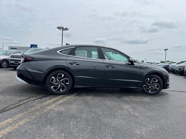 2024 Hyundai SONATA Vehicle Photo in O'Fallon, IL 62269