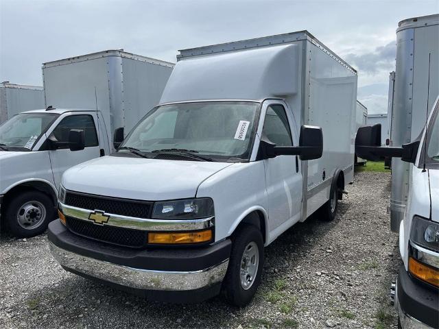 2024 Chevrolet Express Cutaway 3500 Vehicle Photo in ALCOA, TN 37701-3235