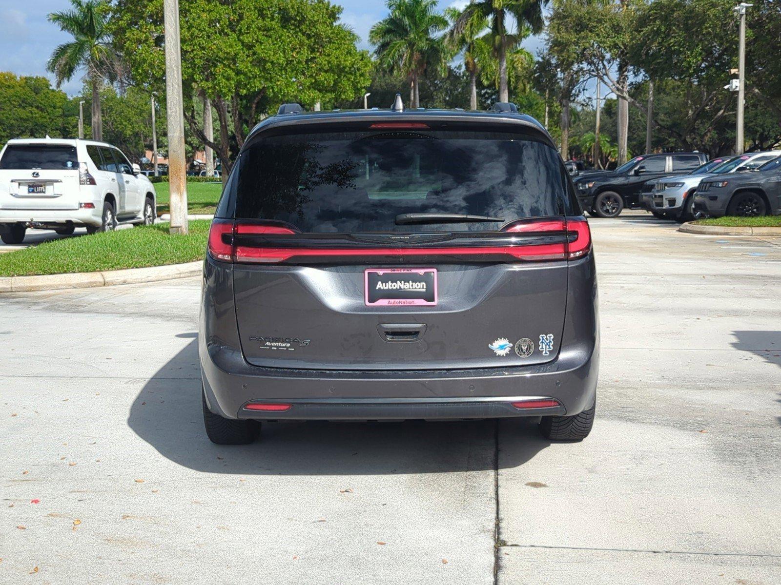 2021 Chrysler Pacifica Vehicle Photo in Pembroke Pines, FL 33027