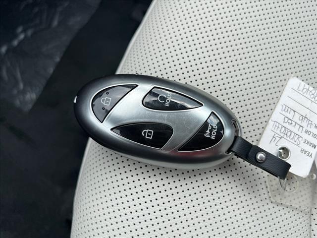 2024 Hyundai SONATA Hybrid Vehicle Photo in O'Fallon, IL 62269