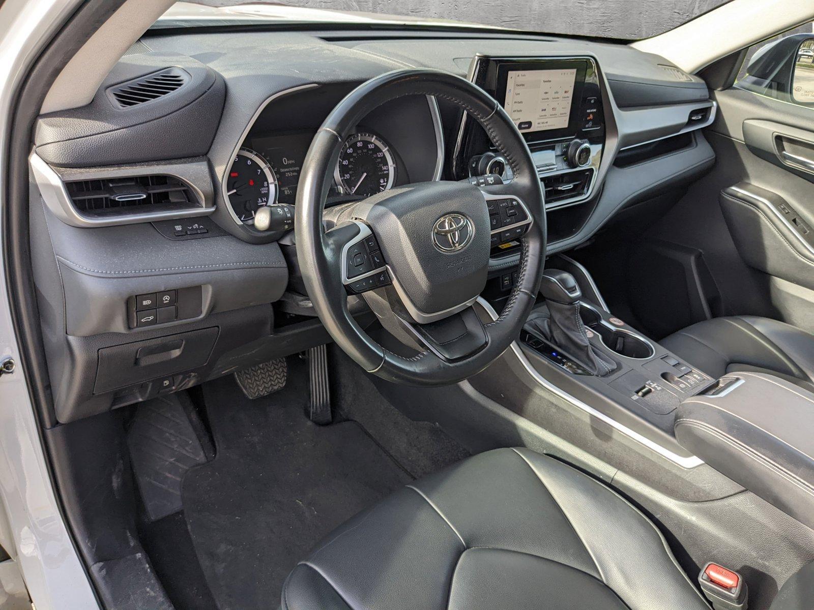 2023 Toyota Highlander Vehicle Photo in Davie, FL 33331