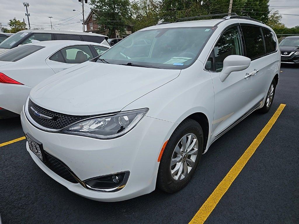 2018 Chrysler Pacifica Vehicle Photo in AKRON, OH 44303-2185