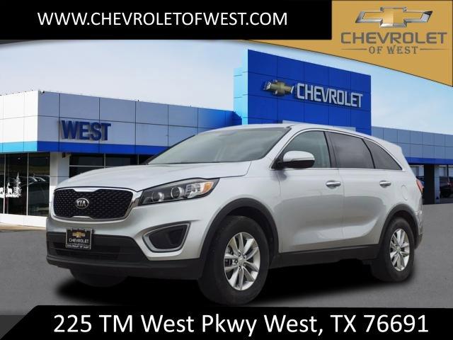 Used 2017 Kia Sorento L with VIN 5XYPG4A38HG206196 for sale in West, TX